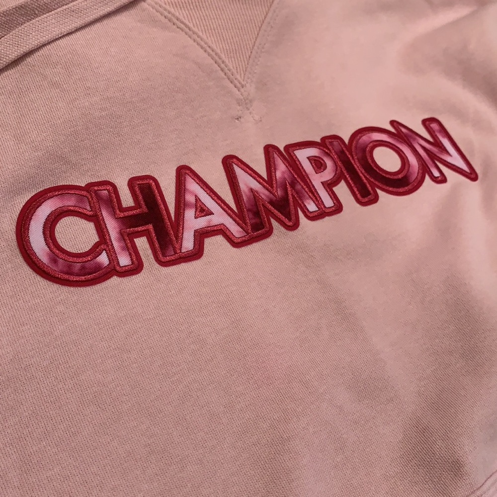 Women’s Champion NWT Pink embroidered Hoodie Sweatshirt